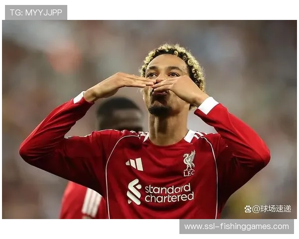 巴西小将埃基蒂克梅开二度，利物浦锋线新选择