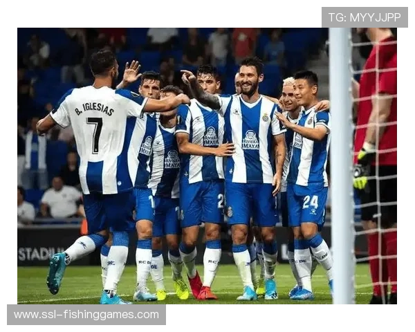 奥林匹亚科斯2-0勒沃库森，希腊球队保留晋级希望